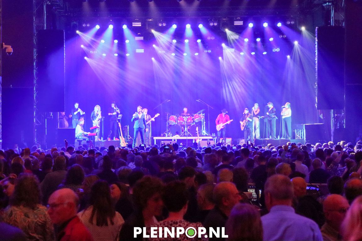 BOUKE & THE ELVIS MATTERS BAND    (19)